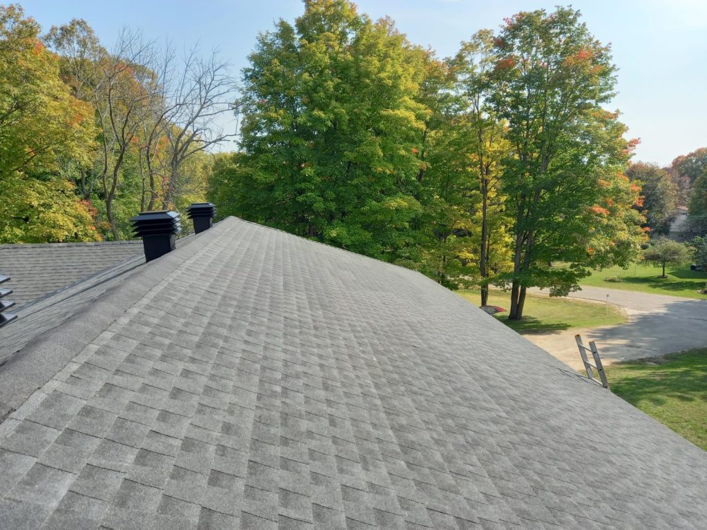 Shingle roof replacement in Ottawa by Eliot Roofing